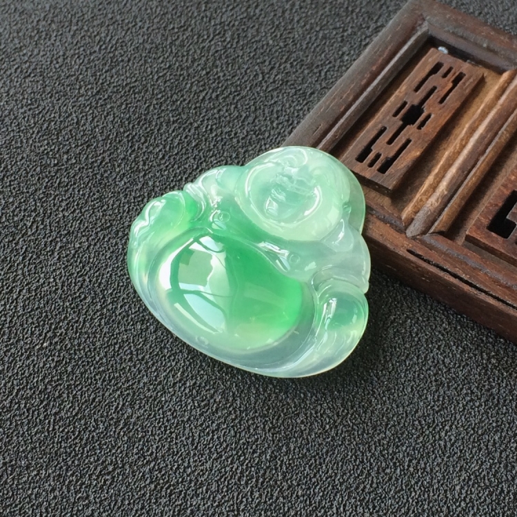 (超值推荐)冰种飘翠玉佛挂件