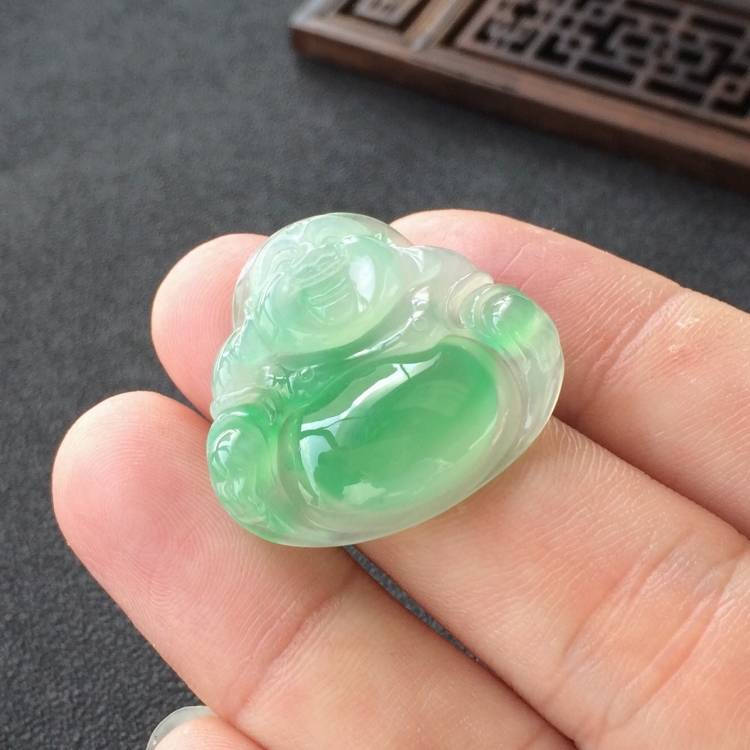 (超值推荐)冰种飘翠玉佛挂件