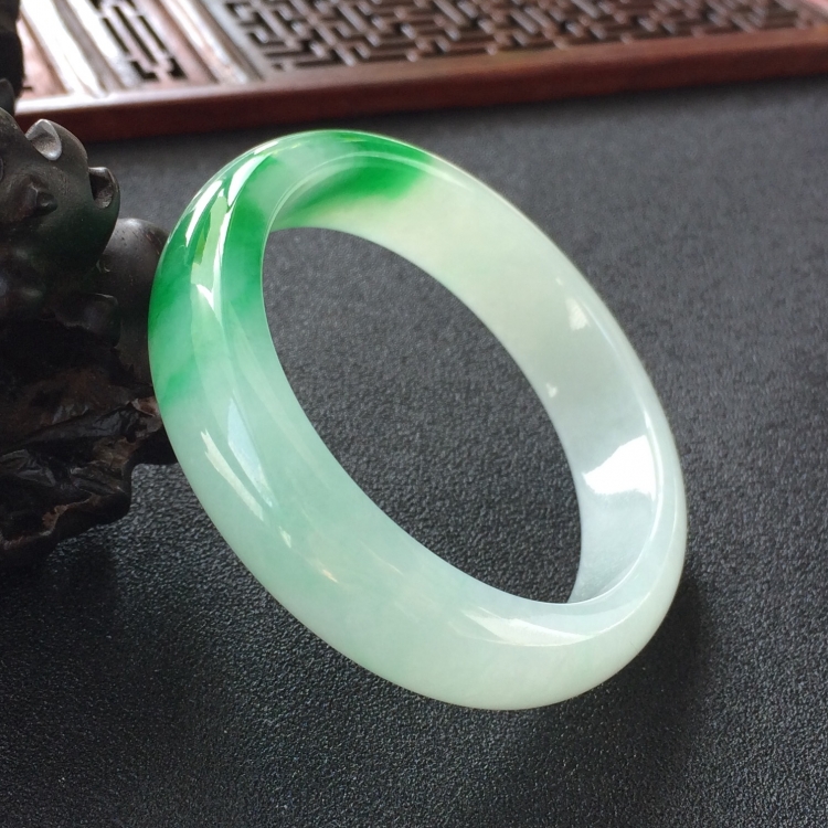 (超值推荐)糯冰种飘翠贵妃镯(56mm-48.2mm)