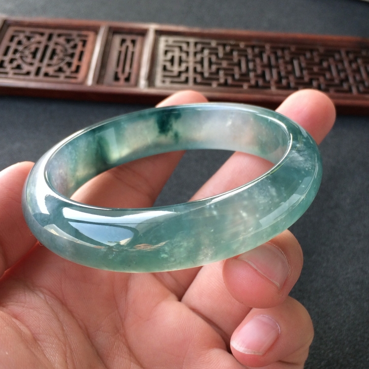 (超值推荐)冰种飘花手镯(56mm)