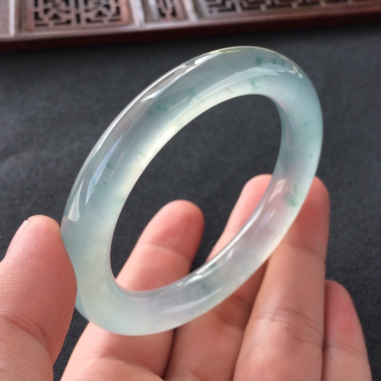 (超值推荐)冰种飘花圆条手镯(53.6mm)