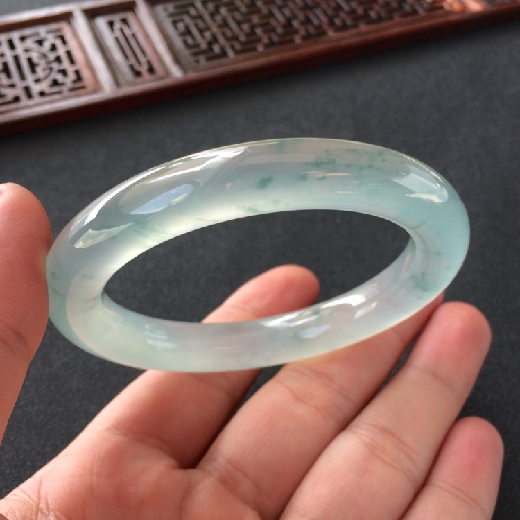 (超值推荐)冰种飘花圆条手镯(53.6mm)