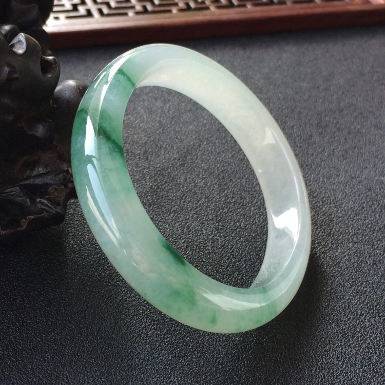 (超值推荐)冰种飘花贵妃镯(54.9mm-45.5mm)