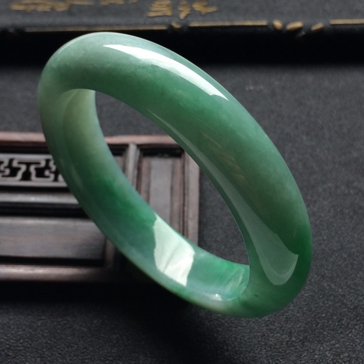 （超值推荐）糯冰种晴水略飘花手镯（50.3mm）