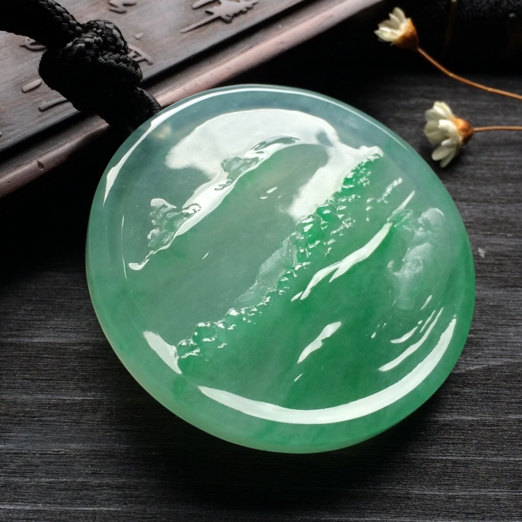 （超值推荐）（玉雕名家高松峰作品）冰种飘翠童子牧牛挂件