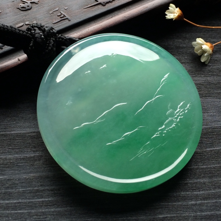 （超值推荐）（玉雕名家高松峰作品）冰种飘翠童子牧牛挂件