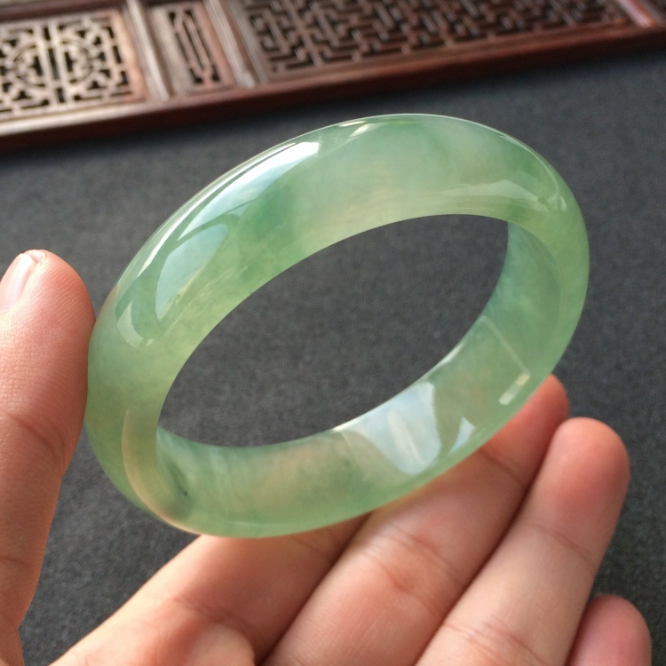 (超值推荐)冰种晴水飘花手镯(57.8mm)