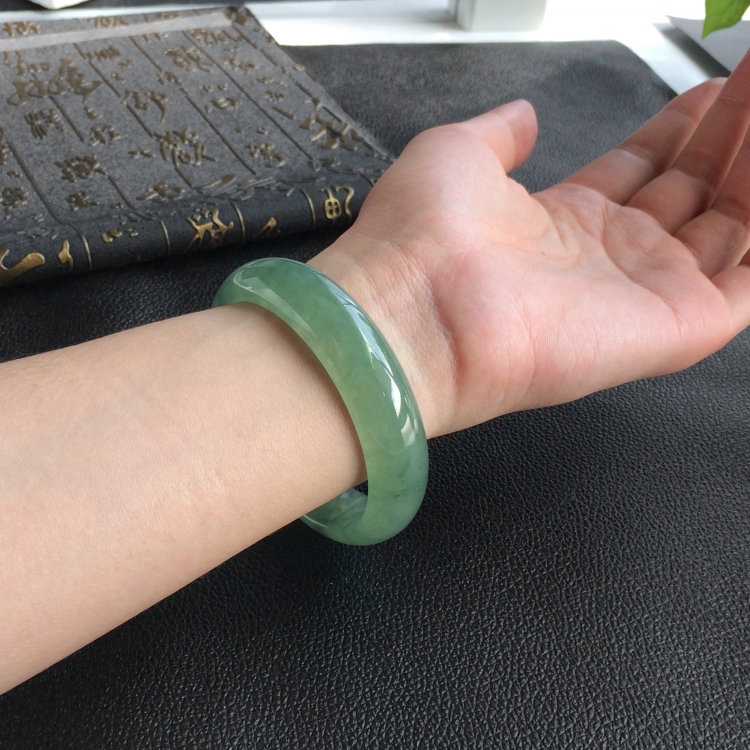 (超值推荐)冰种晴水飘花手镯(57.8mm)