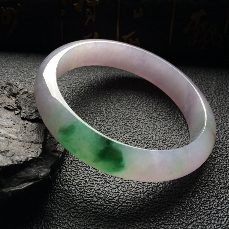 （超值推荐）糯冰种春带彩手镯（56mm）