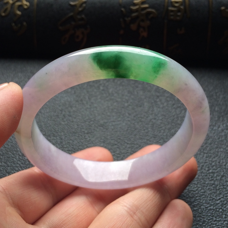 （超值推荐）糯冰种春带彩手镯（56mm）