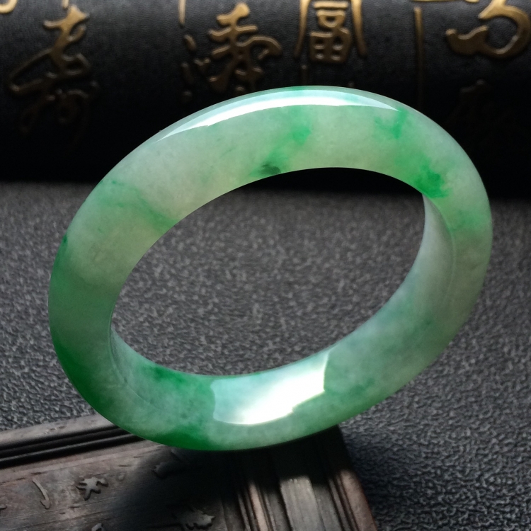 （超值推荐）糯冰种飘阳绿手镯（51.3mm）