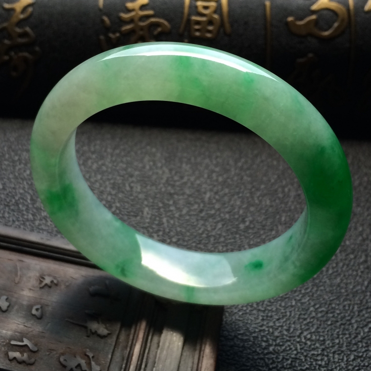 （超值推荐）糯冰种飘阳绿手镯（51.3mm）