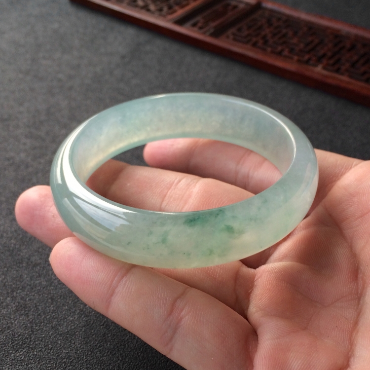 (超值推荐)冰种飘花手镯(55.2mm)