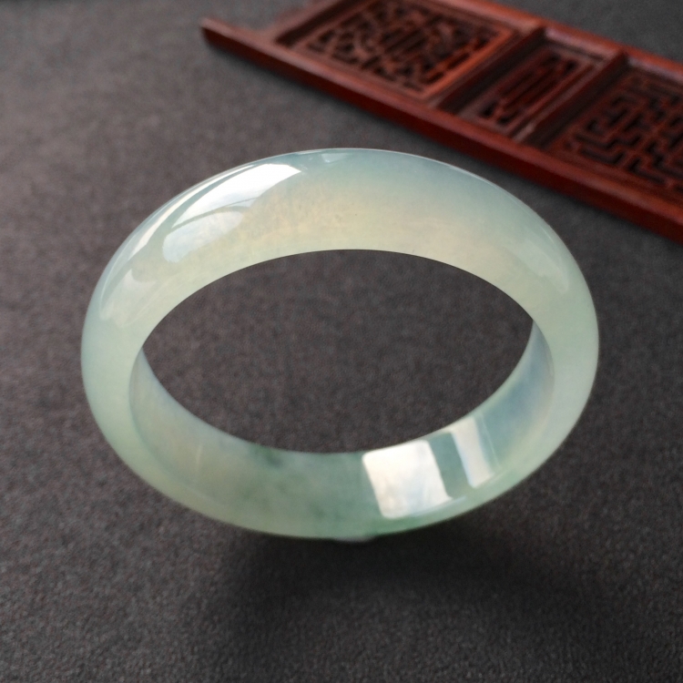 (超值推荐)冰种飘花手镯(55.2mm)