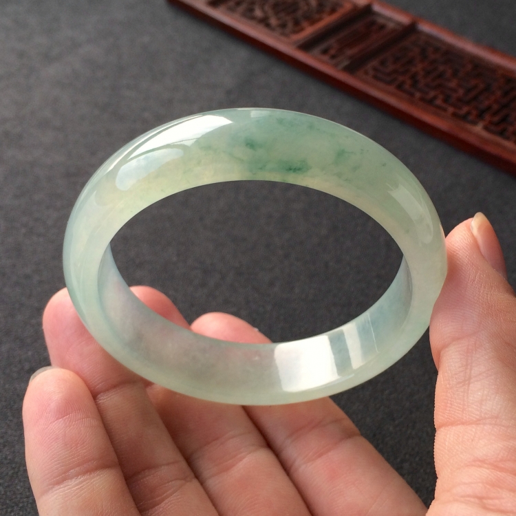 (超值推荐)冰种飘花手镯(55.2mm)