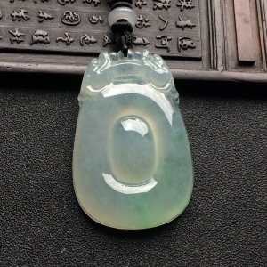 （超值推荐）冰种飘翠双龙如意挂件