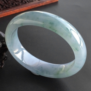 (超值推荐)糯冰种紫罗兰飘花贵妃镯(58.3mm-51.3mm)