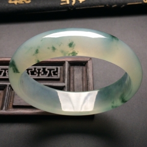 （超值推荐）冰种飘花贵妃手镯（57.6mm-51.8mm）
