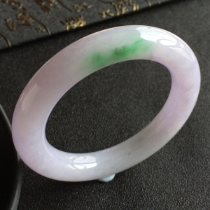 (超值推荐)糯冰种春带彩圆条手镯(54.8mm)