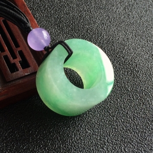 (超值推荐)糯冰种飘翠路路通挂件