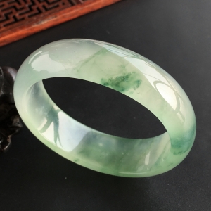 (超值推荐)冰种飘花贵妃镯(55mm-47.8mm)