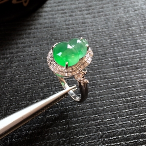 (超值推荐)冰种飘翠镶白金钻石葫芦戒指