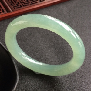 (超值推荐)糯冰种晴水圆条手镯(56.6mm)