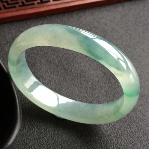 (超值推荐)冰种飘花贵妃镯(55.1mm-46.7mm)