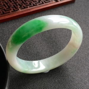 (超值推荐)糯冰种飘翠贵妃镯(56.5mm-47.6mm)