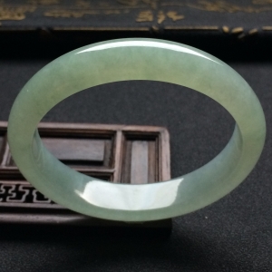 （超值推荐）糯冰种晴水贵妃镯（55mm-48mm）