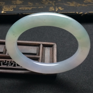 （超值推荐）糯冰种晴水淡紫罗兰圆条手镯（55mm）