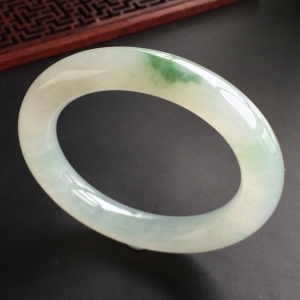 (超值推荐)糯冰种飘花圆条手镯(57mm)