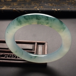 （超值推荐）冰种飘花圆条手镯（57.7mm）