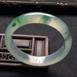 （超值推荐）冰种飘花贵妃镯（56.3mm-49.6mm）