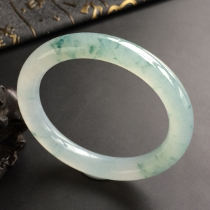 (超值推荐)冰种飘花圆条手镯(54.6mm)