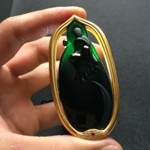 （超值推荐）镶彩金钻石冰种墨翠禅悟胸坠