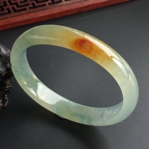 (超值推荐)冰种飘花带黄翡贵妃镯(55.7mm-47.1mm)