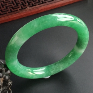 (超值推荐)糯冰种深绿圆条手镯(57.7mm)