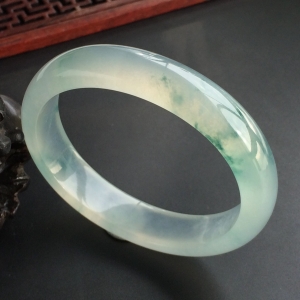 (超值推荐)冰种飘花贵妃镯(57mm-51.5mm)