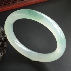 (超值推荐)冰种飘花圆条手镯(55.3mm)