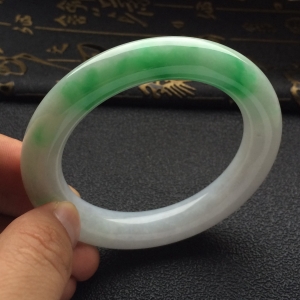 （超值推荐）糯冰种飘翠圆条手镯（56.7mm）
