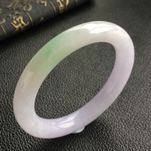 (超值推荐)糯冰种春带彩圆条手镯(55.4mm)