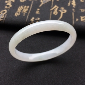 (超值推荐)糯冰种白色手镯(49.2mm)
