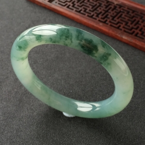 (超值推荐)糯冰种飘花圆条手镯(56.8mm)