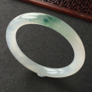 (超值推荐)冰种飘花圆条手镯(55.7mm)