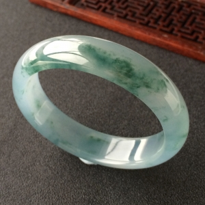 (超值推荐)冰种飘花贵妃镯(55.4mm-48mm)