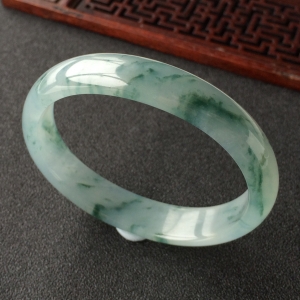 (超值推荐)冰种飘花贵妃镯(56mm-47.5mm)