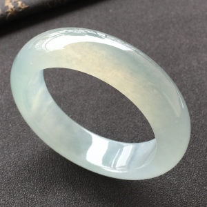(超值推荐)冰种晴水手镯(56.6mm)