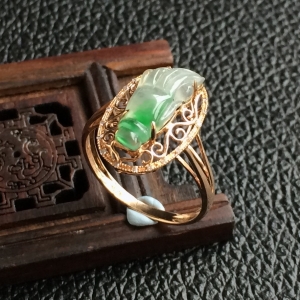(超值推荐)冰种飘翠镶玫瑰金钻石佛手戒指