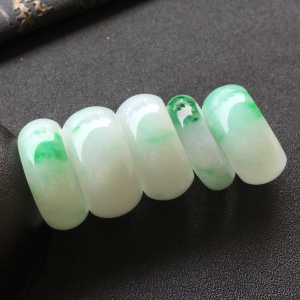 (超值推荐)糯冰种飘翠指环一批走